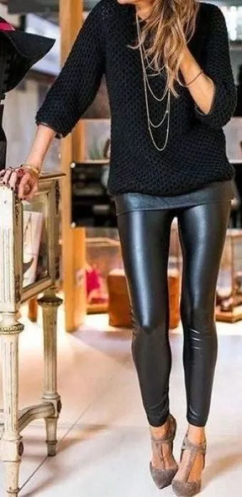 Black Cuerina Legging