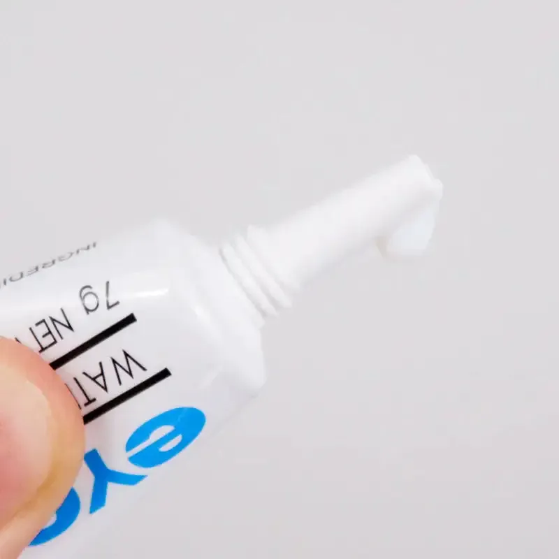 Long-Lasting Quick Dry Eyelash Glue